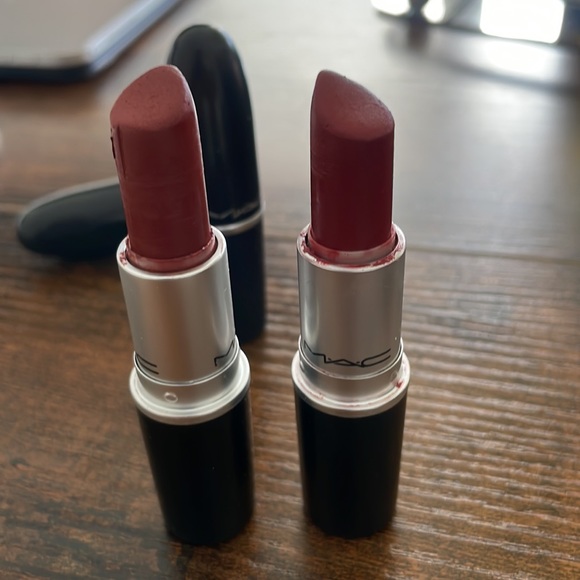MAC LIPSTICK - Picture 2 of 2